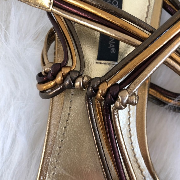 Dolce & Gabbana gold metallic flat sandal - Picture 5 of 7